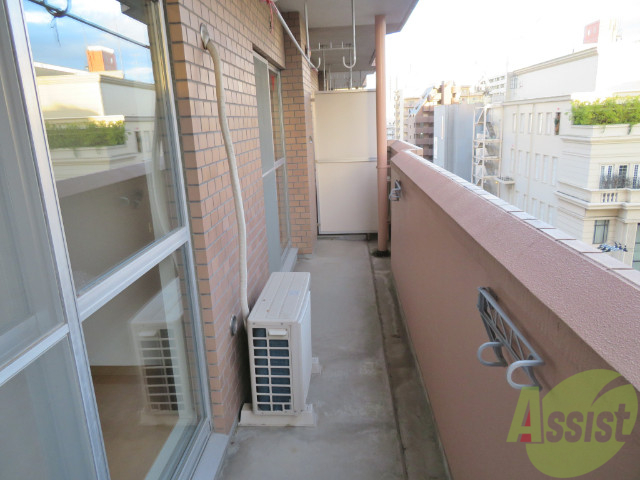 バルコニー　お天気のいい日はバルコニーで洗濯物を干せますよ。