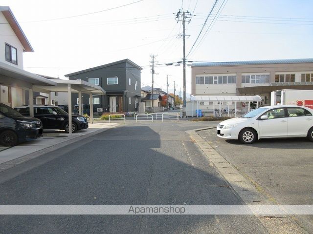 その他　周辺道路（その他）まで0m