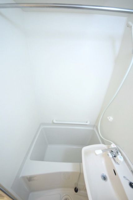 バス・シャワールーム　★広々としたバスルームです★