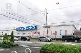 コンビニ　ファミリーマート枚方御殿山駅前店（コンビニ）まで322m