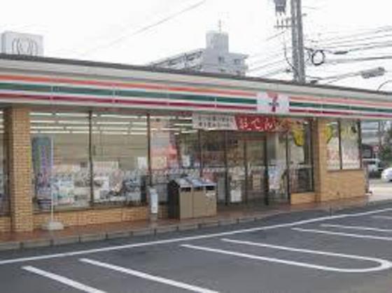 コンビニ　セブンイレブン広島五日市海老園店（コンビニ）まで151m