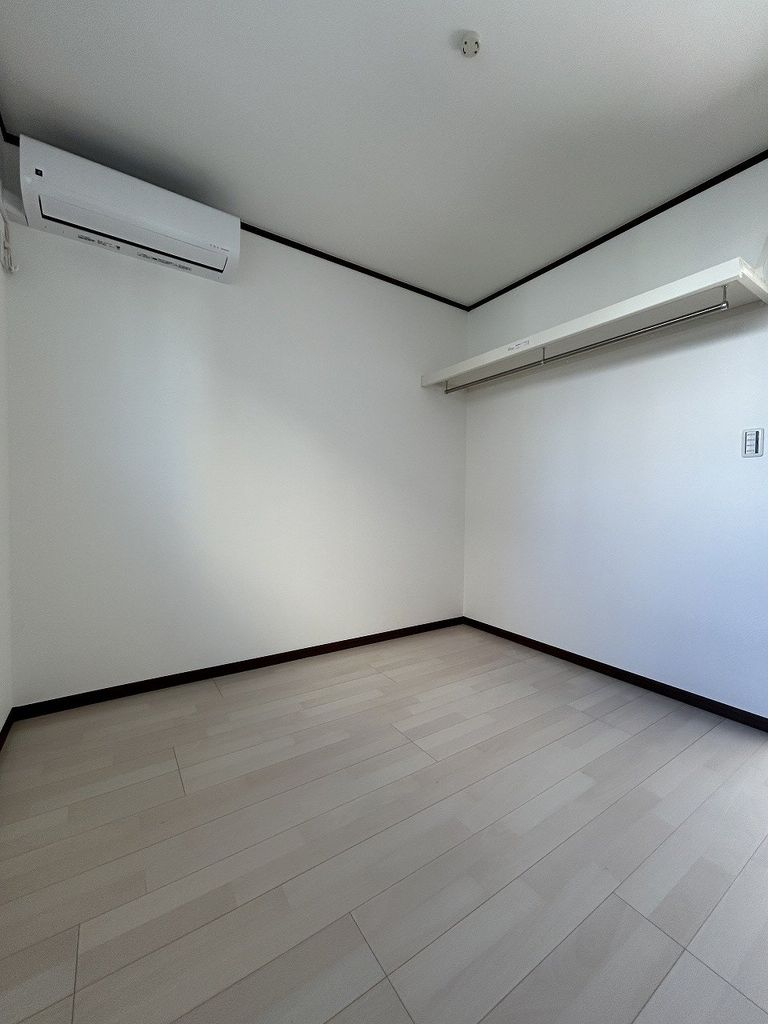 庭　洋室（約4.5帖※東側）　※別アングル