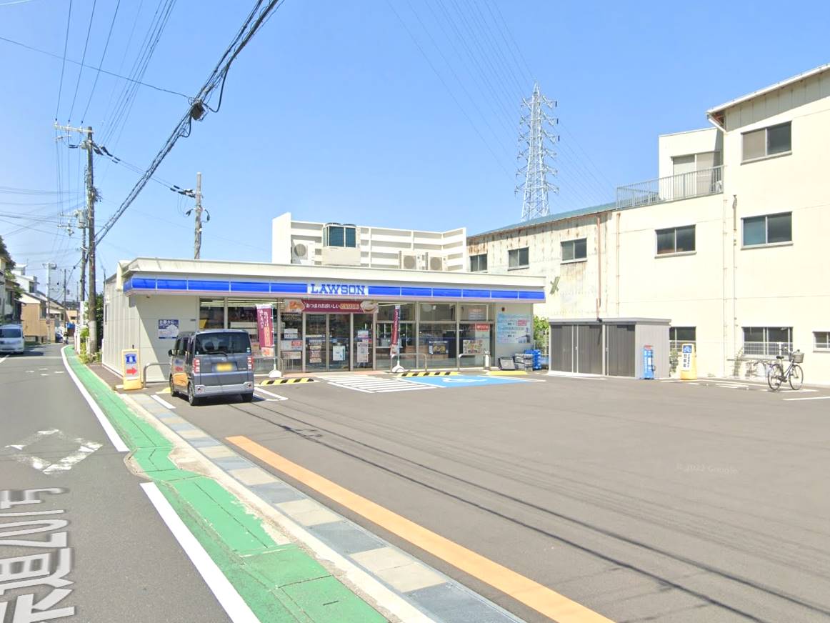 コンビニ　ローソン田辺高雄三丁目店（コンビニ）まで495m