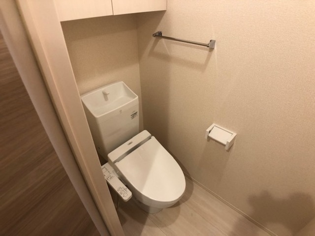 トイレ　Ｂ２０２　温水洗浄暖房便座