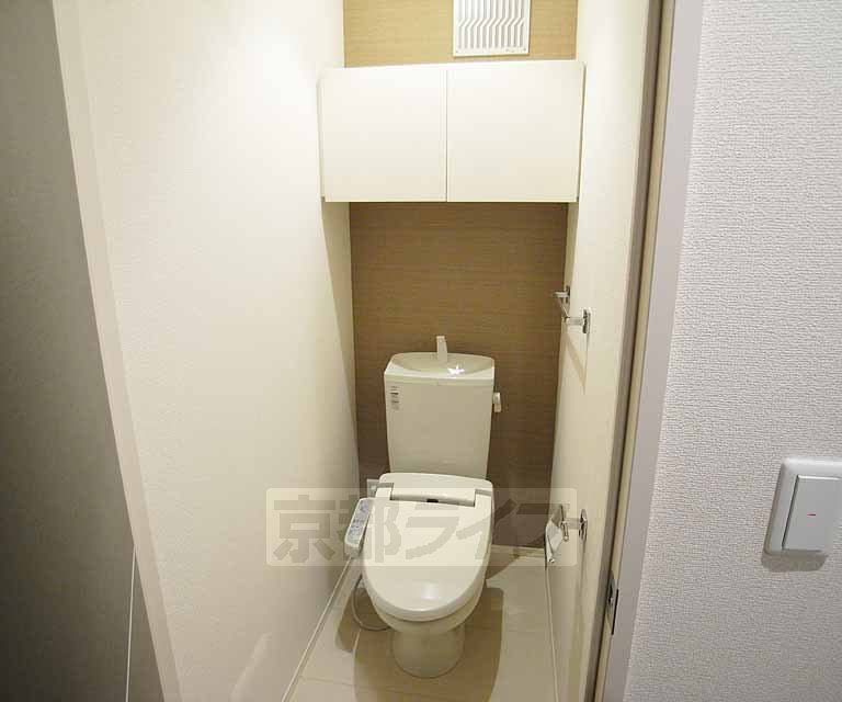 トイレ　ウォシュレット付きです。