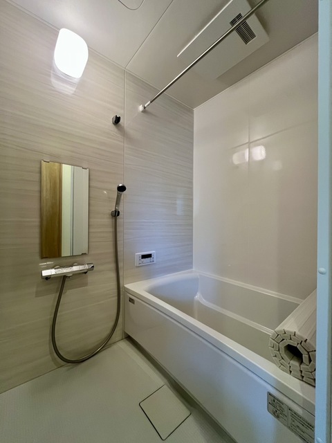 バス・シャワールーム　※反転タイプです。