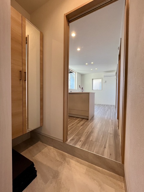 玄関　※反転タイプです。