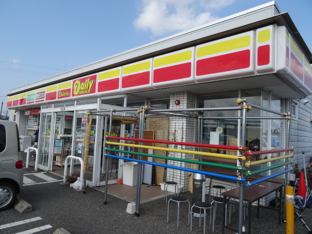 コンビニ　デイリーヤマザキ新潟大島店（コンビニ）まで201m