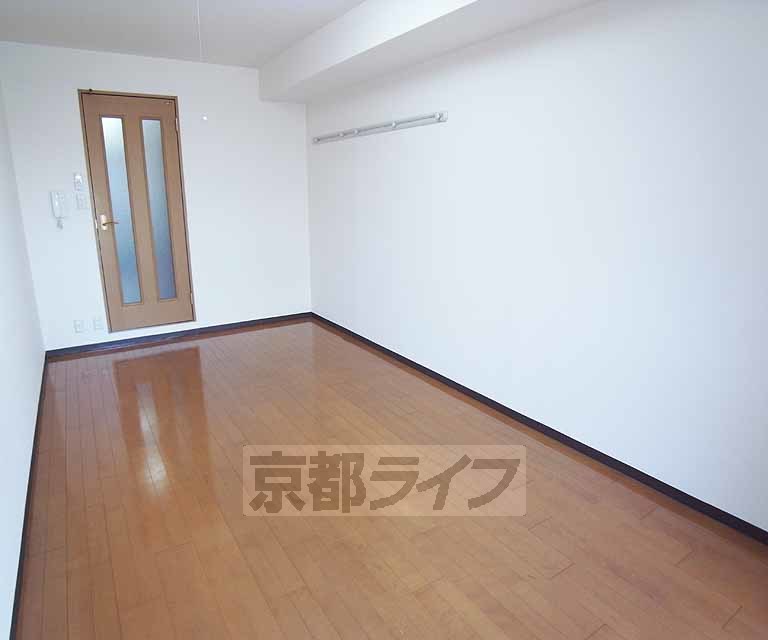 居室・リビング　広々フローリングのお部屋です