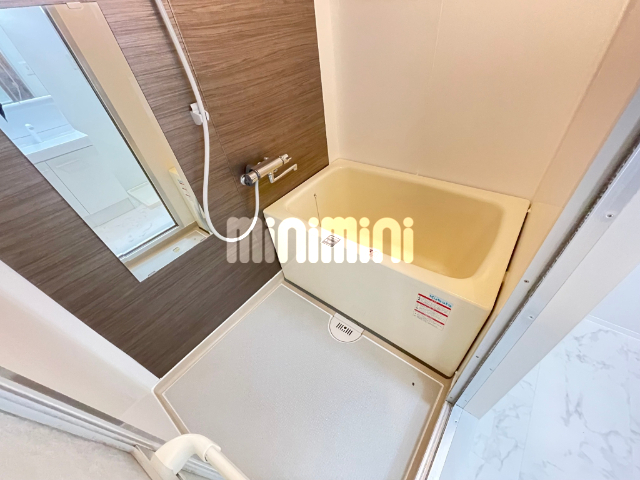 バス・シャワールーム　ゆったり入れるお風呂です