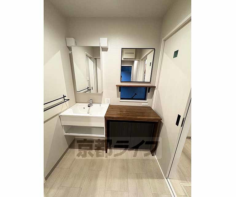 洗面設備　洗髪洗浄洗面台、ドレッサー付きです・