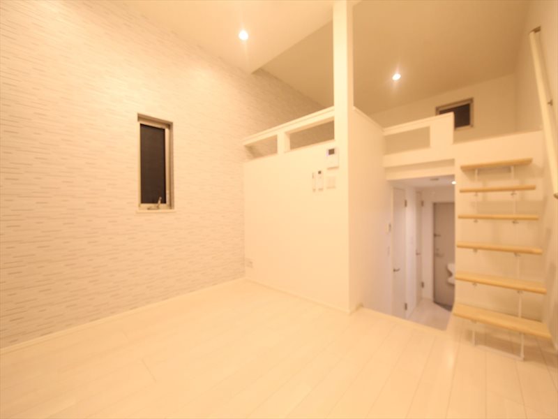 居室・リビング　洋室6帖　ロフト5.8帖（収納にも寝室にも使えます）