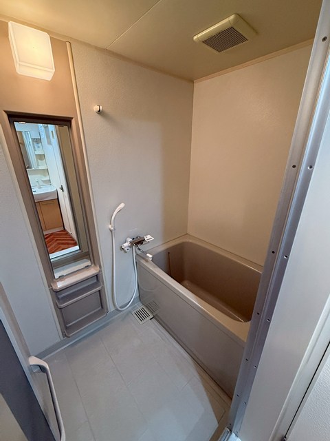 バス・シャワールーム　バスルームはいつでもぽかぽかお風呂に入れる追焚機能付き☆お風