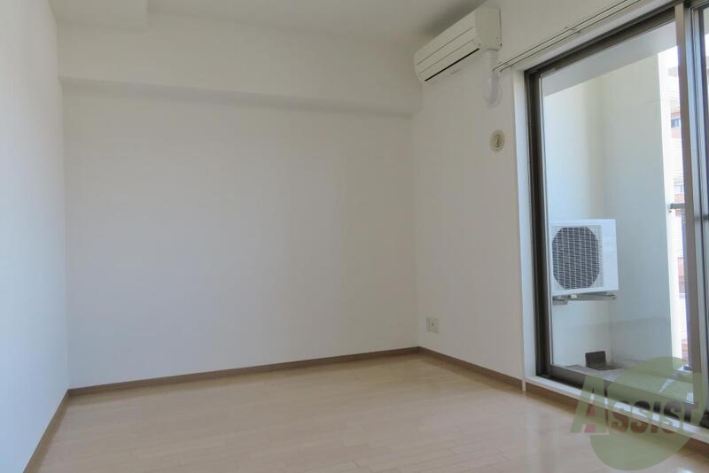 居室・リビング　リビングダイニングの写真です。大きな窓がいいですねー。