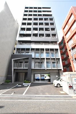 建物外観　オートロック＆防犯カメラ付でセキュリティ面が気になるという方