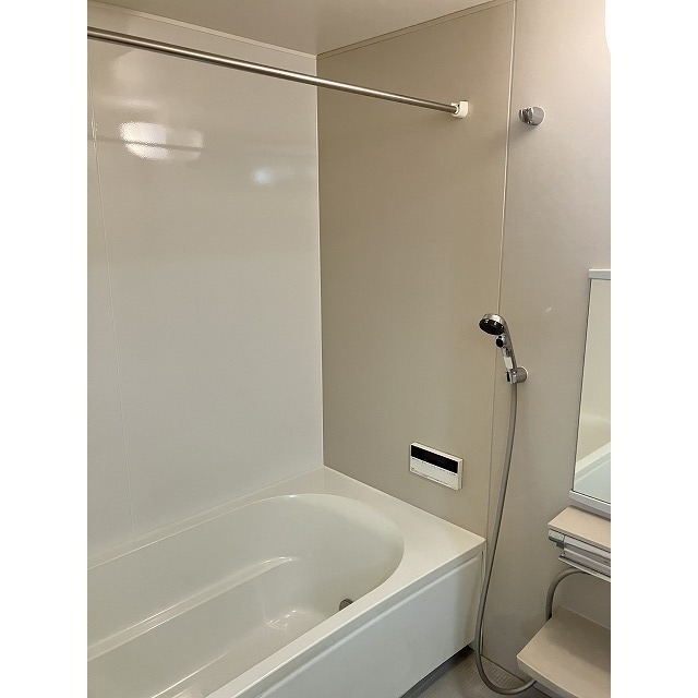 バス・シャワールーム　追焚機能・浴室乾燥機つき