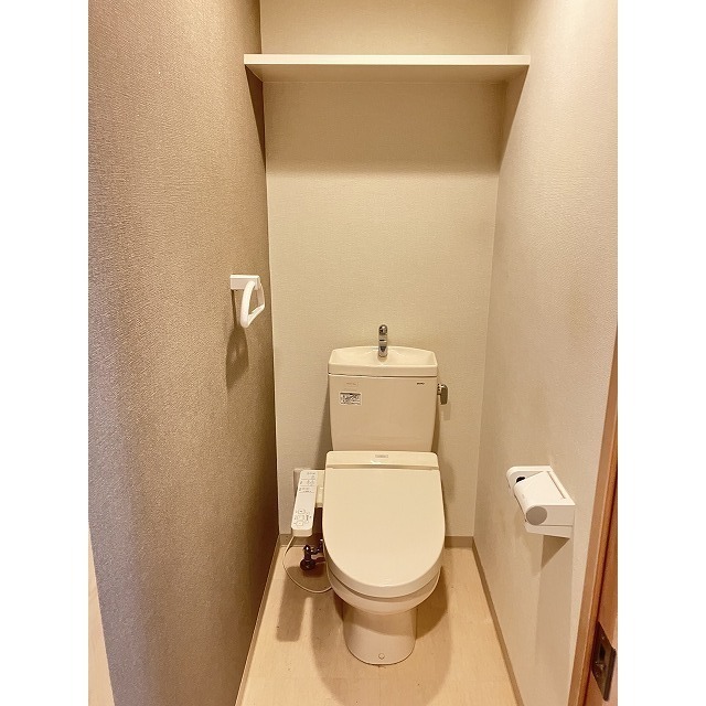 トイレ　温水洗浄便座