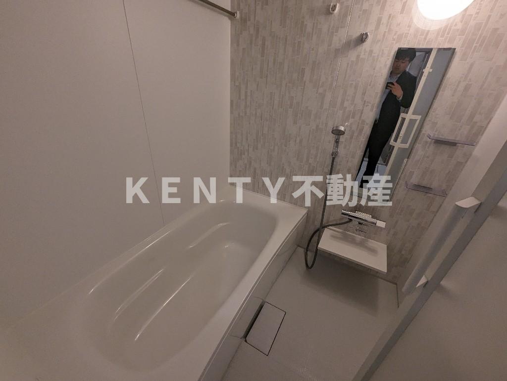 バス・シャワールーム　コンパクトで使いやすいお風呂です