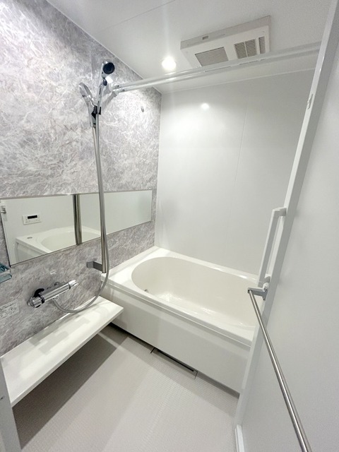 バス・シャワールーム　★追炊き・浴室乾燥機付きのお風呂★