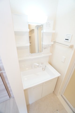 洗面設備　※同物件・同タイプの写真です。