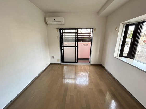 居室・リビング　※別部屋の写真です