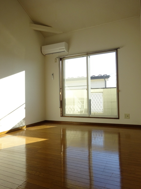 居室・リビング　★南西向きの洋室７帖★