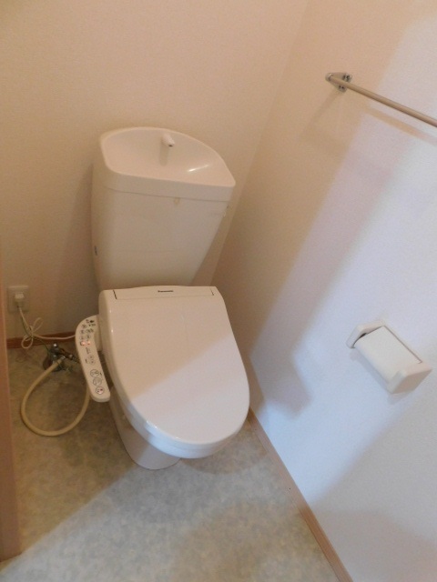 トイレ　温水洗浄便座