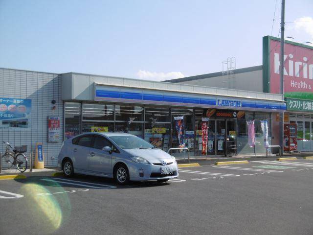 コンビニ　ローソン伊勢船江三丁目店（コンビニ）まで381m