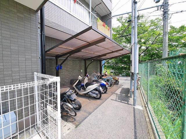 その他共有部分　屋根付き駐輪場です