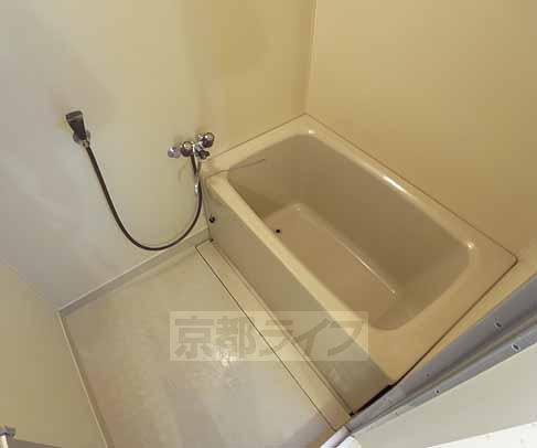 バス・シャワールーム　ゆったり入れます。