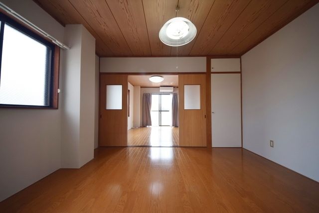 居室・リビング　オールフローリングのお部屋です