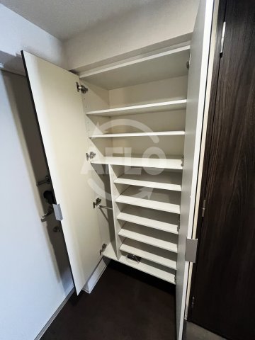 収納　コンフォリア・リヴ北浜平野町　シューズボックス