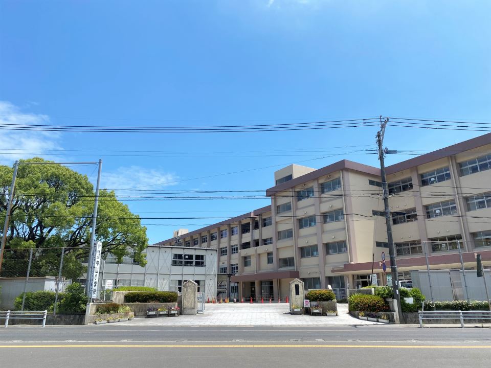 小学校　中山小学校（小学校）まで1100m
