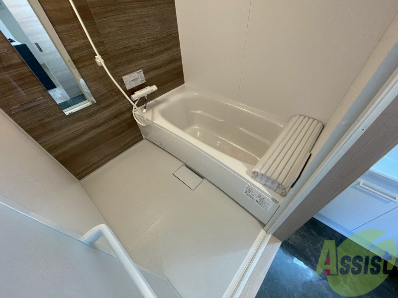 バス・シャワールーム　お風呂になります。一日の疲れを癒してくださいね。