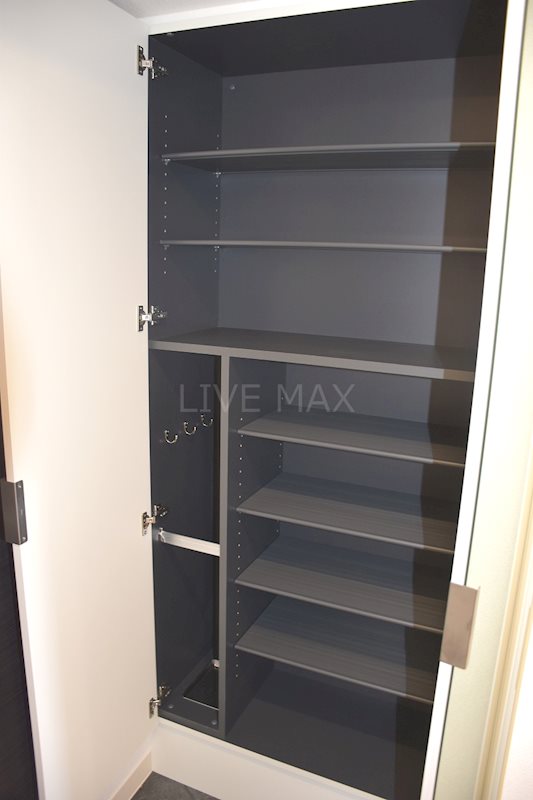 玄関　シューズボックス