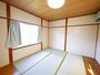 居室・リビング　畳の上でゆっくりとくつろげる和室です