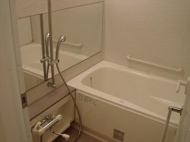 バス・シャワールーム　別タイプ部屋　参考写真です