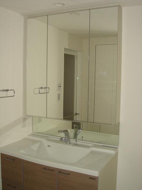 洗面設備　別タイプ部屋　参考写真です