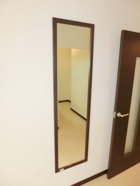 その他部屋・スペース　全身ミラーがあるとお出掛け前にチェックできますね！