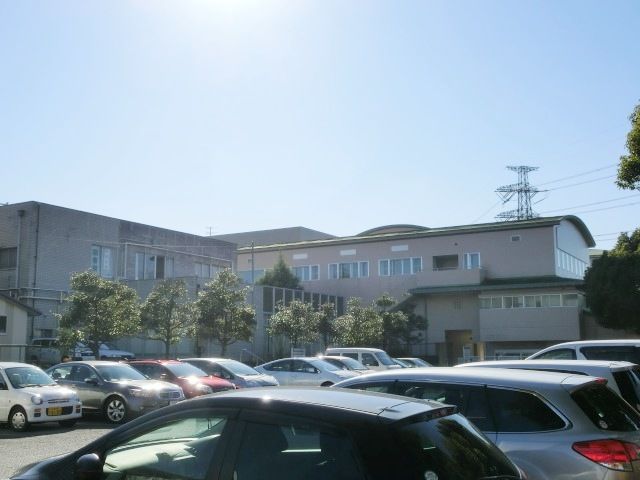 図書館　若葉図書館（図書館）まで1093m