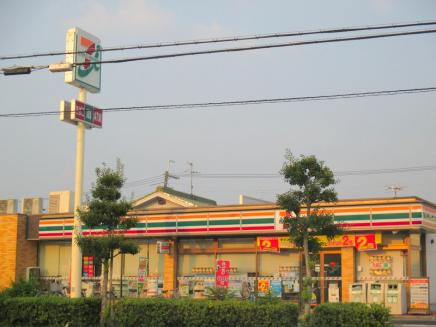 コンビニ　セブン?イレブン川西久代１丁目店（コンビニ）まで650m