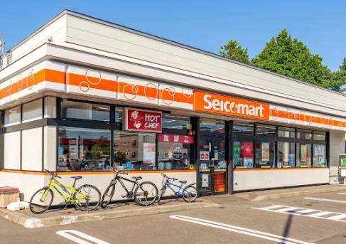 コンビニ　セイコーマートほんま店（コンビニ）まで152m