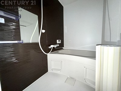 バス・シャワールーム　浴室も入れ替え済みです！！