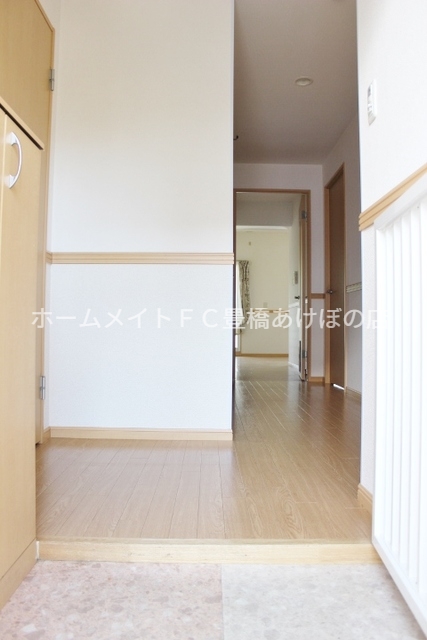 玄関　同型別部屋写真