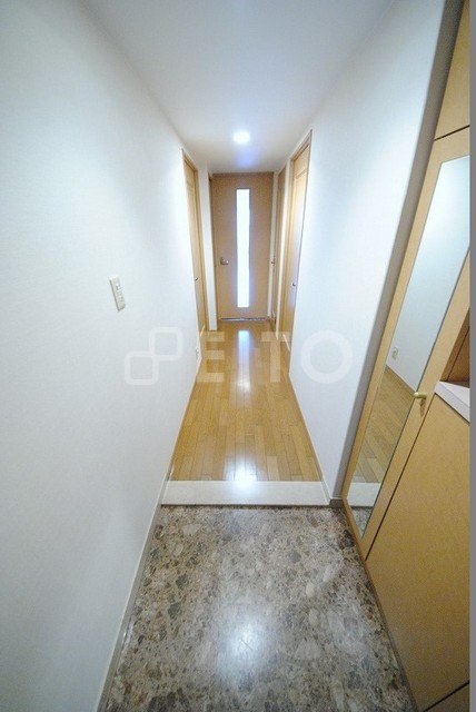 玄関　写真は１０４号室