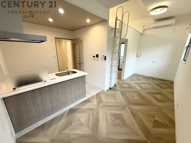 居室・リビング　エアコン付きです☆