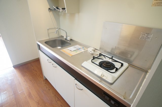 キッチン　コンパクトなキッチンで掃除もラクラク