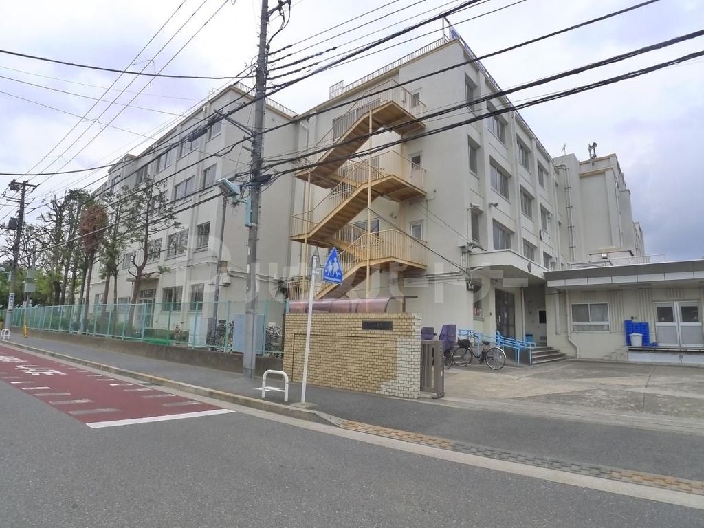 小学校　江戸川区立上一色南小学校（小学校）まで700m