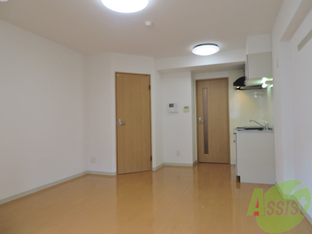 居室・リビング　リビングには、綺麗なフローリングが広がっていますね