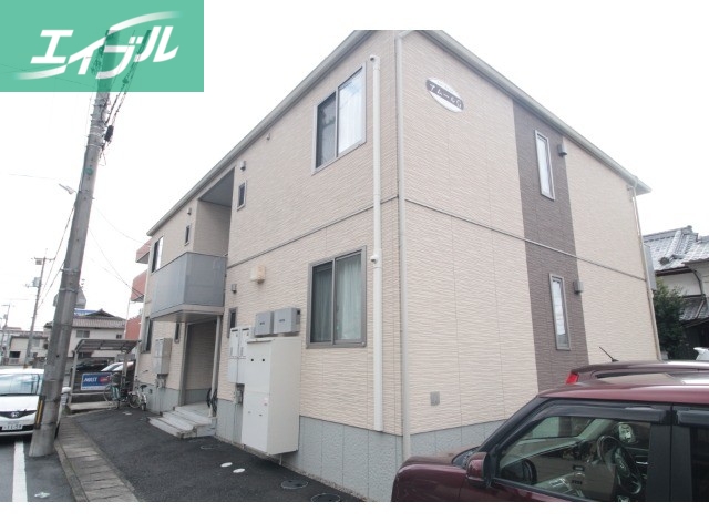 建物外観　駐車場